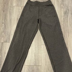 Men’s lululemon athletic pants, Stall